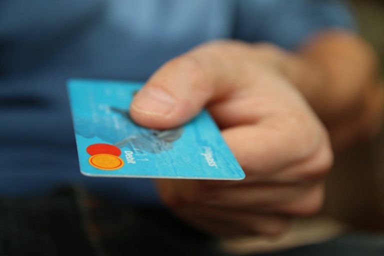 Карты для скрытых транзакций на биржах: принцип работы и преимущества