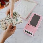 Детская банковская карта: как купить и правильно использовать image_200.jpg